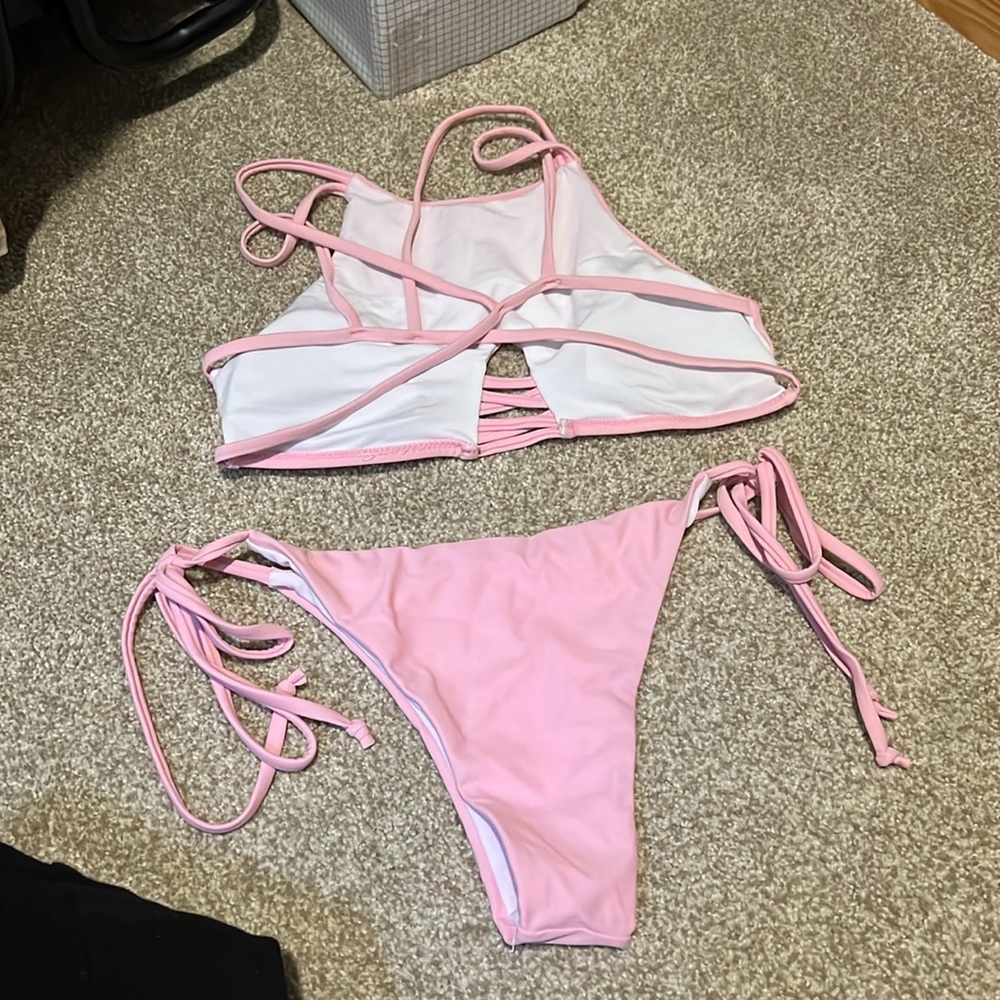 Pink string bikini - Picture 2 of 2